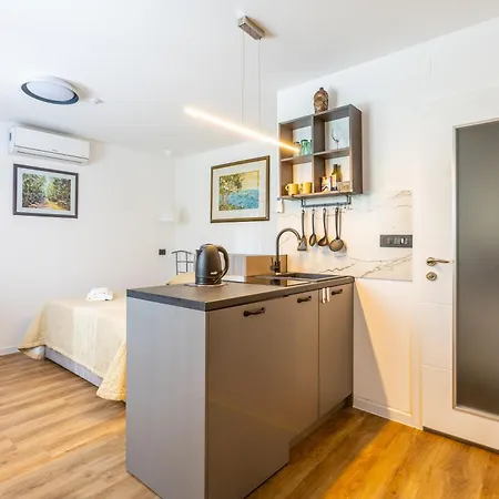 Inn The Center Zagreb Studio Apartment Exterior photo