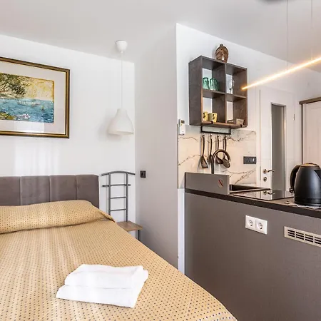 Inn The Center Zagreb Studio Apartment Exterior photo