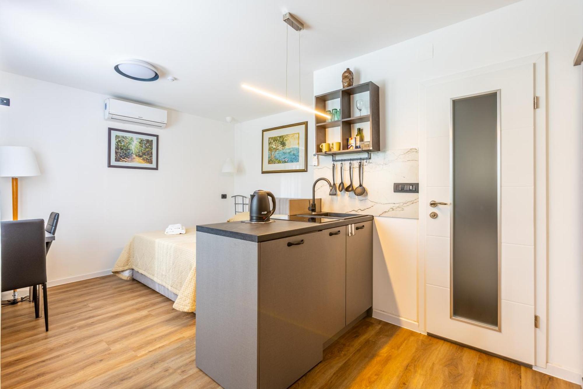 The Center Apartment