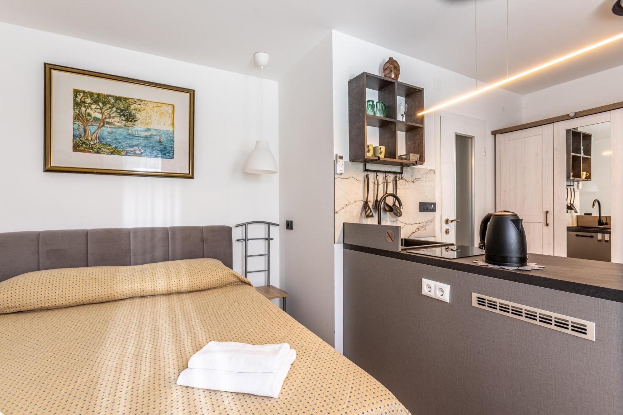 The Center Apartma *